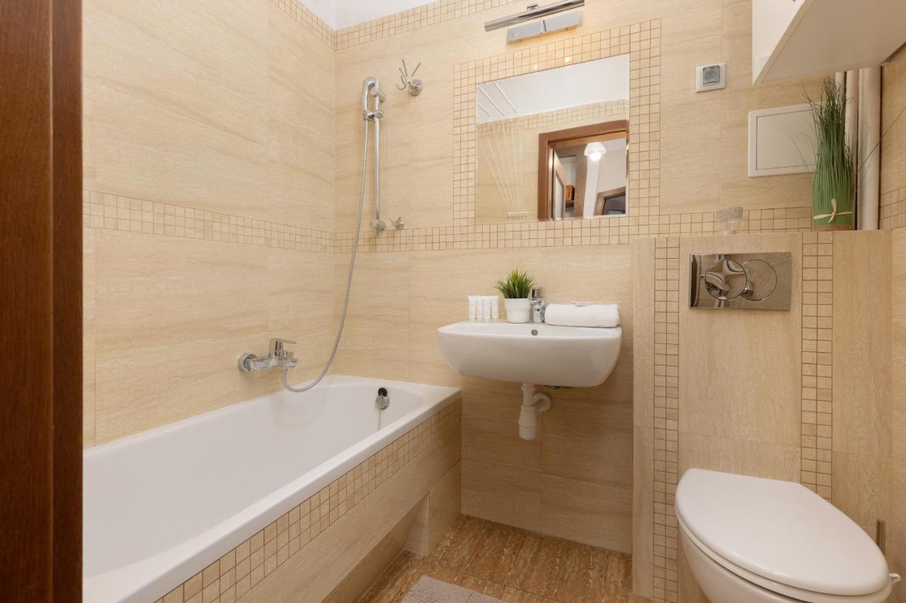 ורשה Metro Raclawicka Cozy Studio Apartment By Noclegi Renters מראה חיצוני תמונה